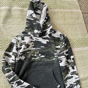 Dicks Sporting Goods DSG  size 12-14 hoodie. Camouflage colors.